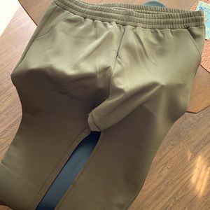 Good American, scuba trousers, straight leg, stretch waistband with drawstring